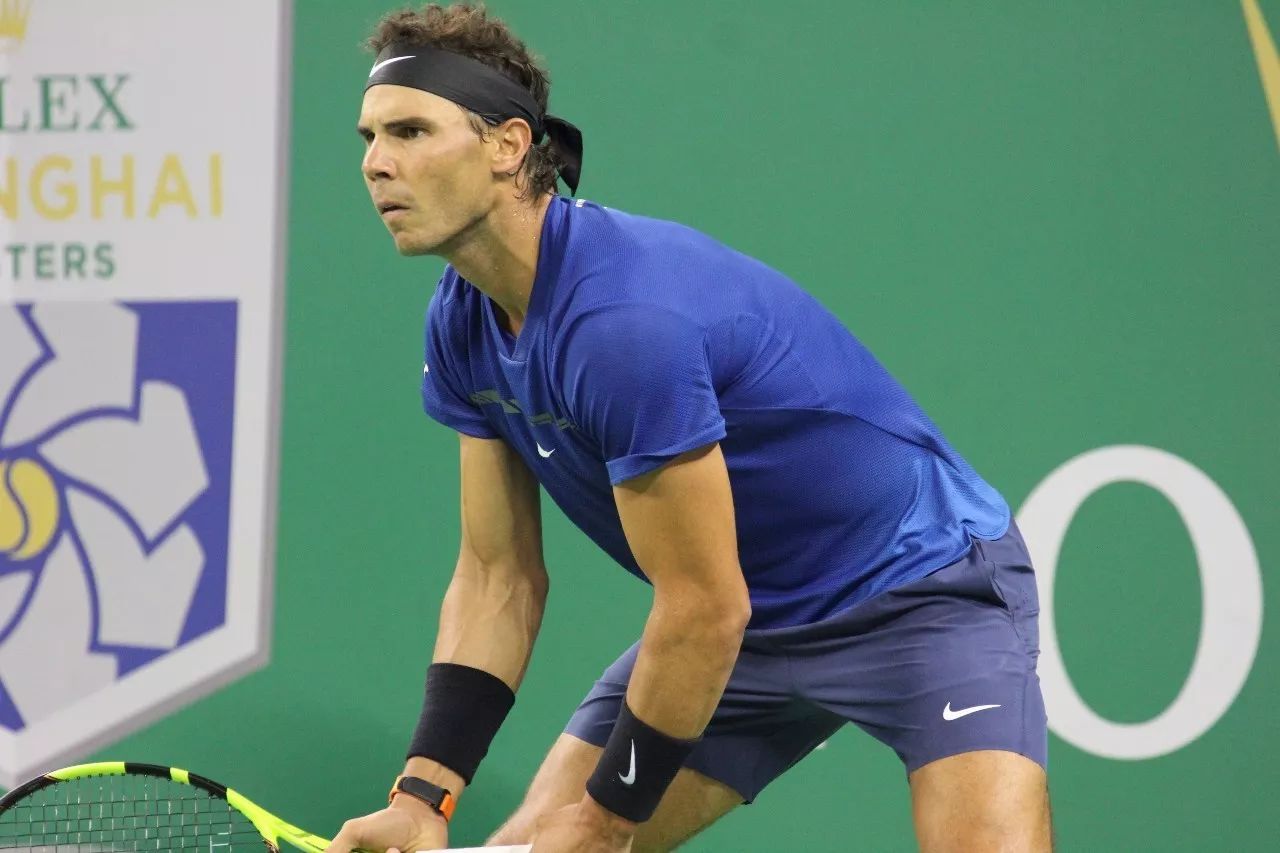 费德勒意外战胜拜仁，比赛规则变更引爆全场！上演精彩一战(费德勒伦敦奥运会战绩)