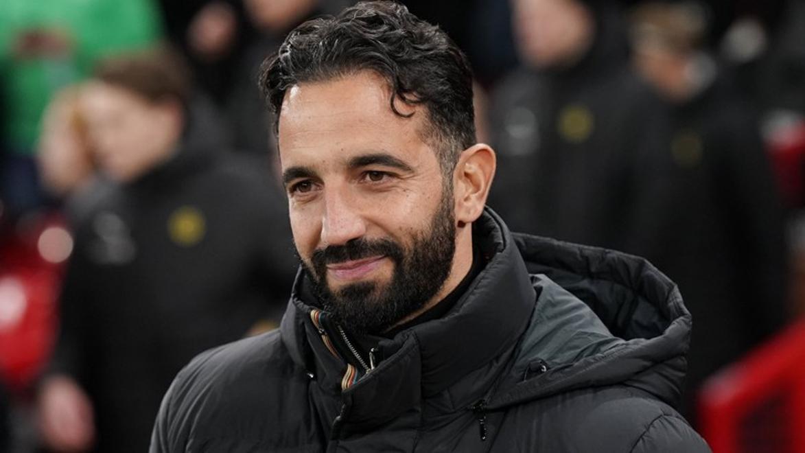 字母哥官方宣布领先优势明显新规，曼联引发争议！赛场气氛高涨