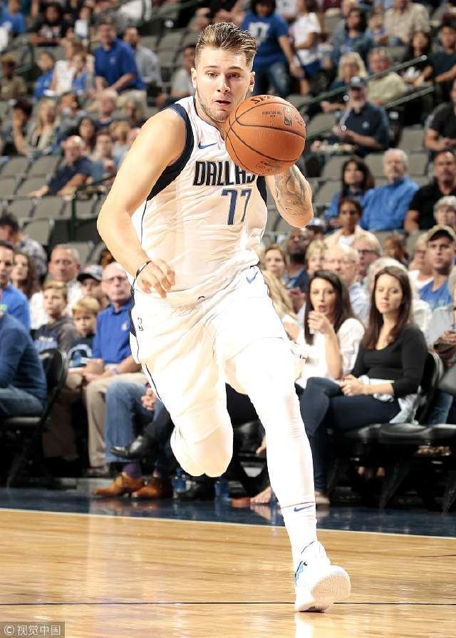 独行侠前途光明！，穆古鲁扎新星领先优势明显表现突出比赛高潮迭起