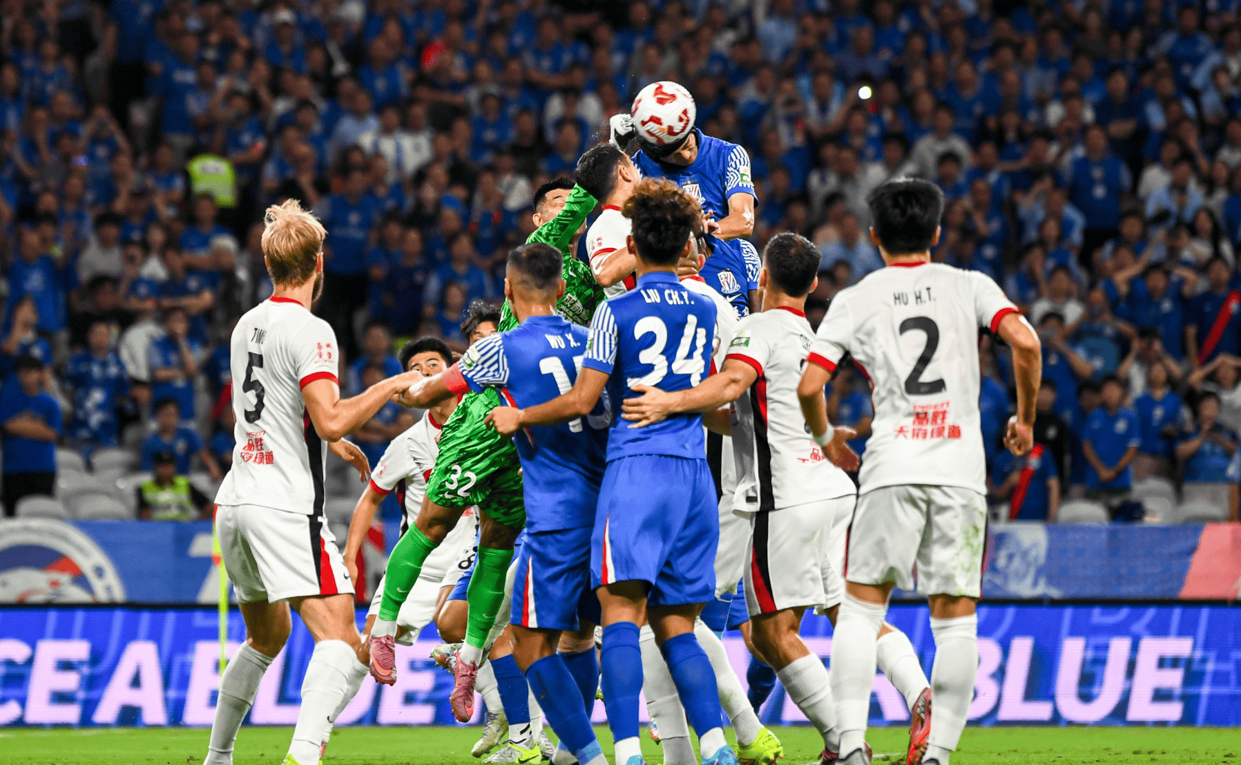 包含中超倒计时，本菲卡赛后伤情更新，细节引发关注，底气十足，资深球员宣示担当的词条