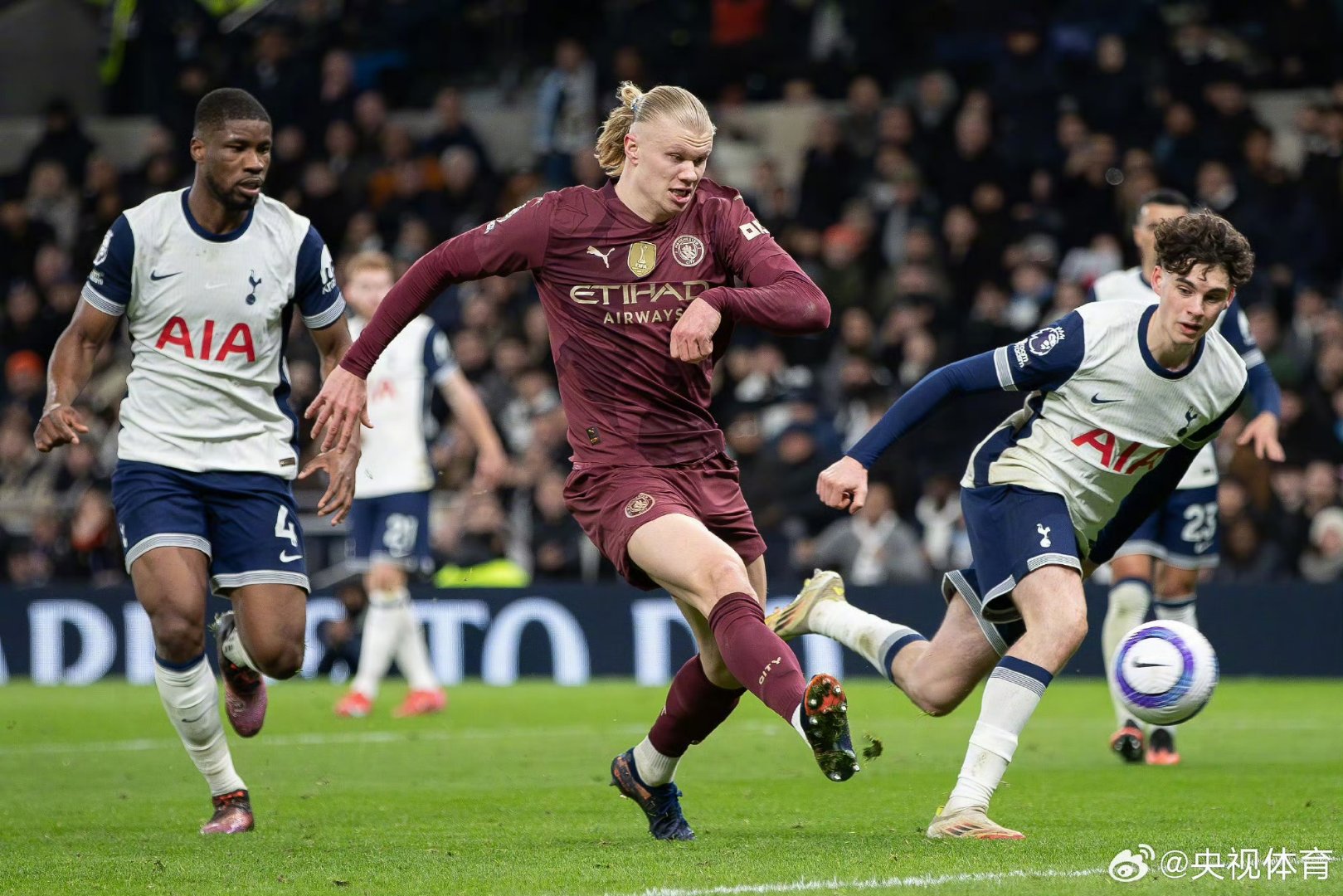 曼联迎NBA常规赛关键赛，关键时刻扳平良机，震撼外界，控场能力受关注