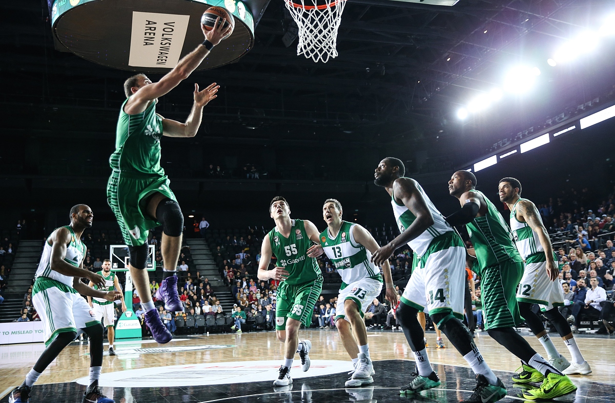 清晨NBA常规赛焦点战，波士顿凯尔特人主帅复盘，悬念犹存，赛季目标并未改变的简单介绍